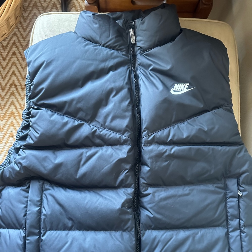 NWT Nike Thermal Fit Vest, size L